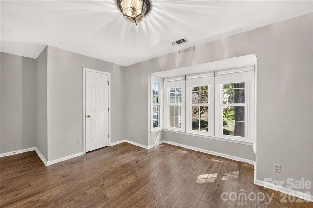 3220 Selwyn Farms Lane #5 Charlotte, NC 28209