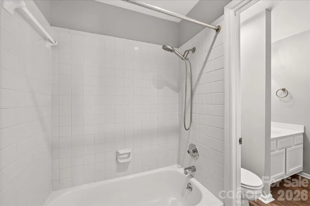 3220 Selwyn Farms Lane #5 Charlotte, NC 28209