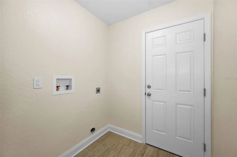 1874 FEATHER TREE CIRCLE Clearwater, FL 33765