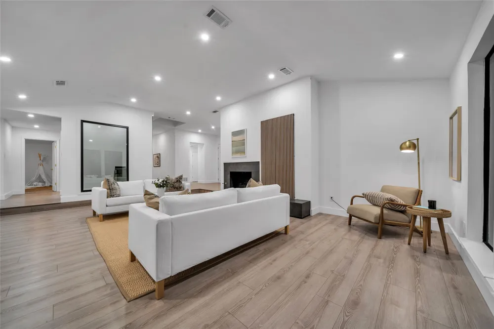 7001 Rocky Top Circle Dallas, TX 75252