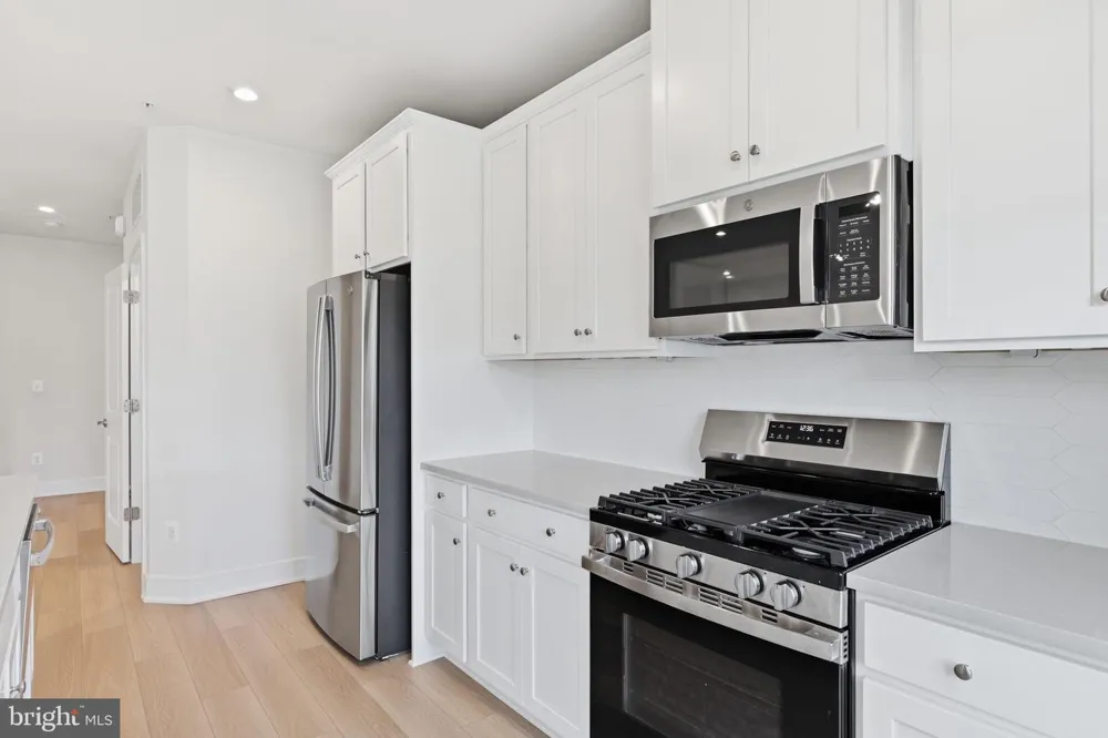 43342 FARRINGDON SQUARE Ashburn, VA 20148