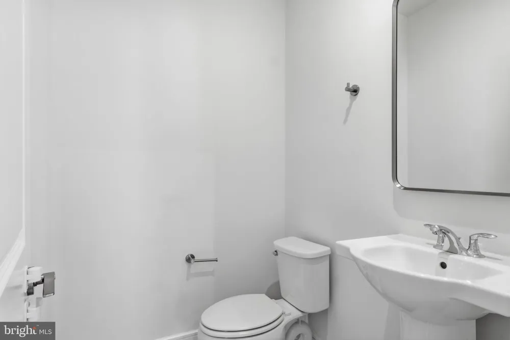 43342 FARRINGDON SQUARE Ashburn, VA 20148