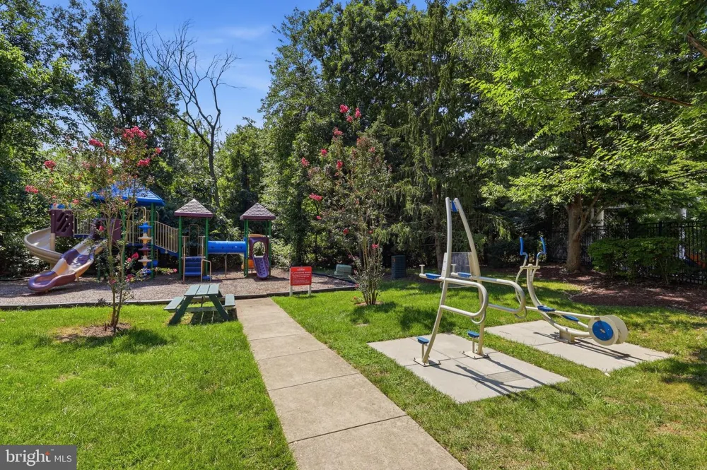43342 FARRINGDON SQUARE Ashburn, VA 20148