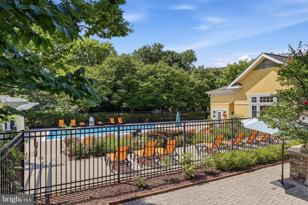 43342 FARRINGDON SQUARE Ashburn, VA 20148