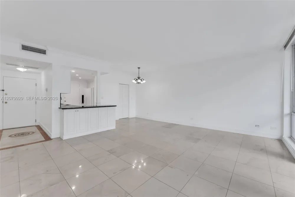 700 Biltmore Way #304 Coral Gables, FL 33134