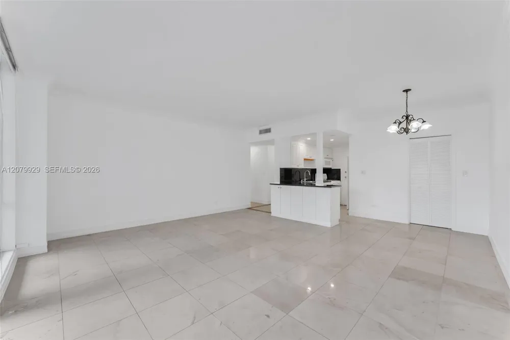 700 Biltmore Way #304 Coral Gables, FL 33134
