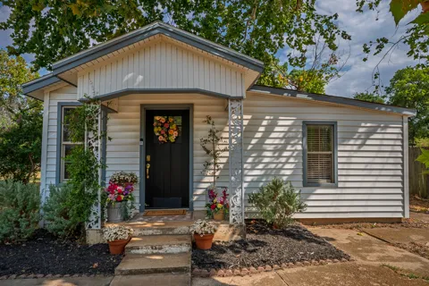 608 W Coleman