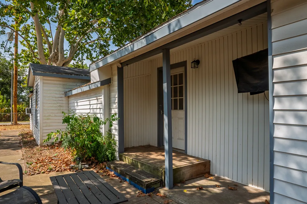 608 W Coleman Colbert, OK 74733