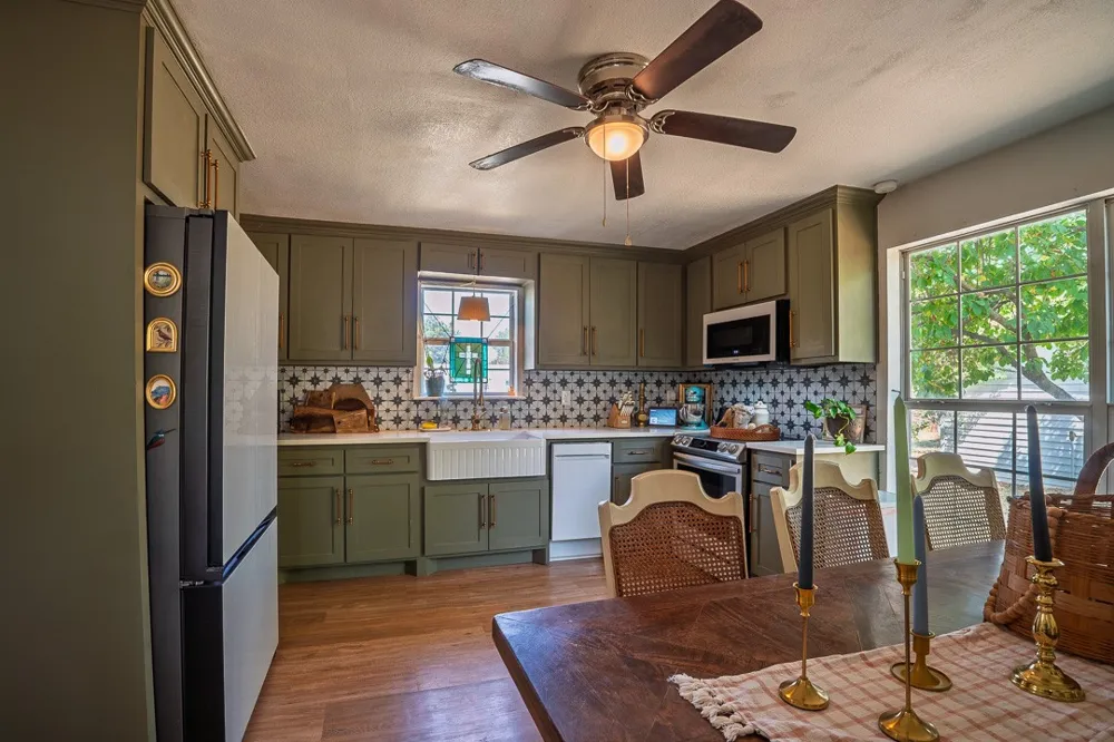 608 W Coleman Colbert, OK 74733