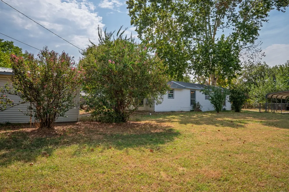 608 W Coleman Colbert, OK 74733