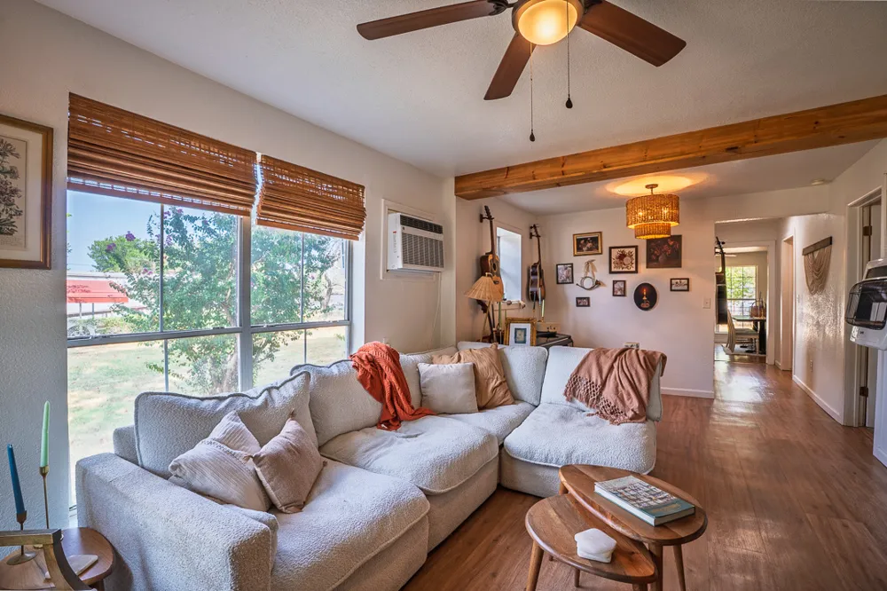 608 W Coleman Colbert, OK 74733