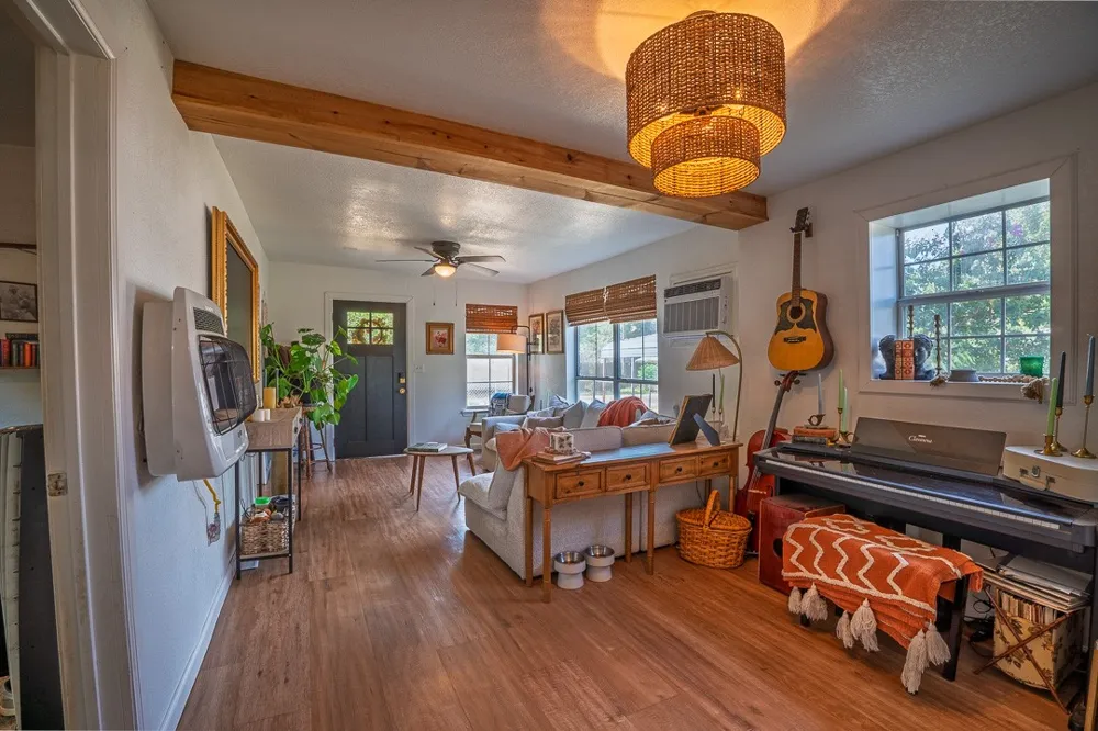 608 W Coleman Colbert, OK 74733