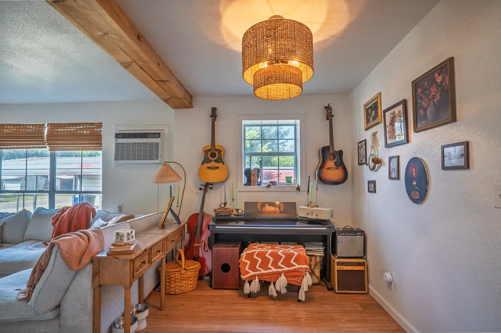 608 W Coleman Colbert, OK 74733