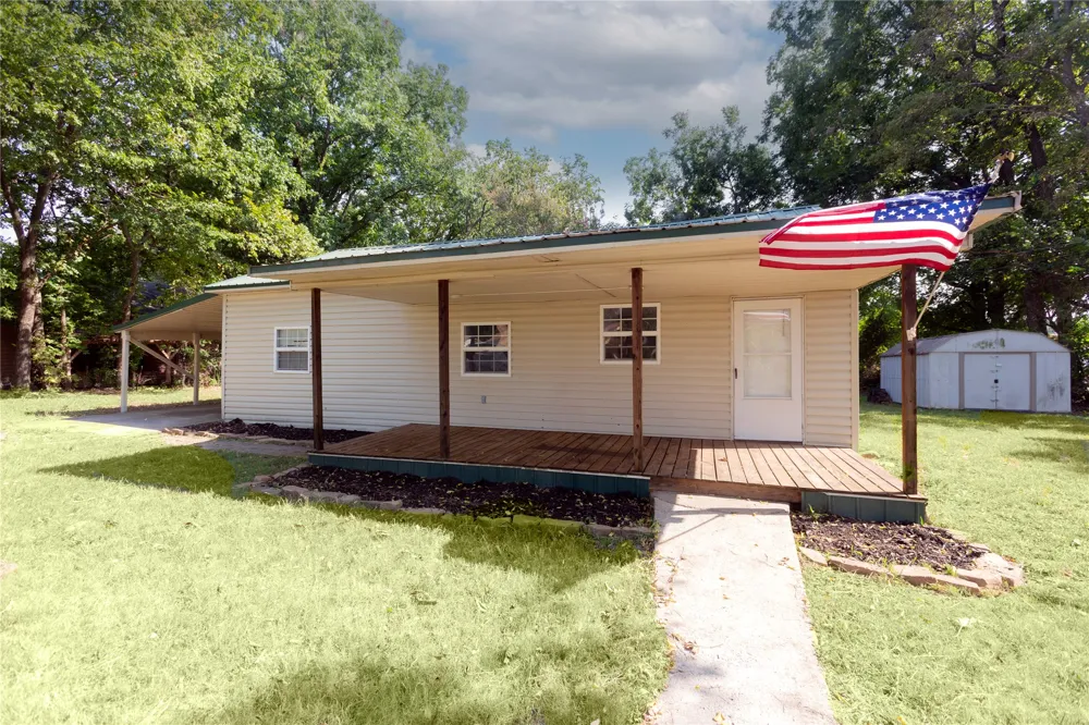 214 W Ada Avenue Wilburton, OK 74578