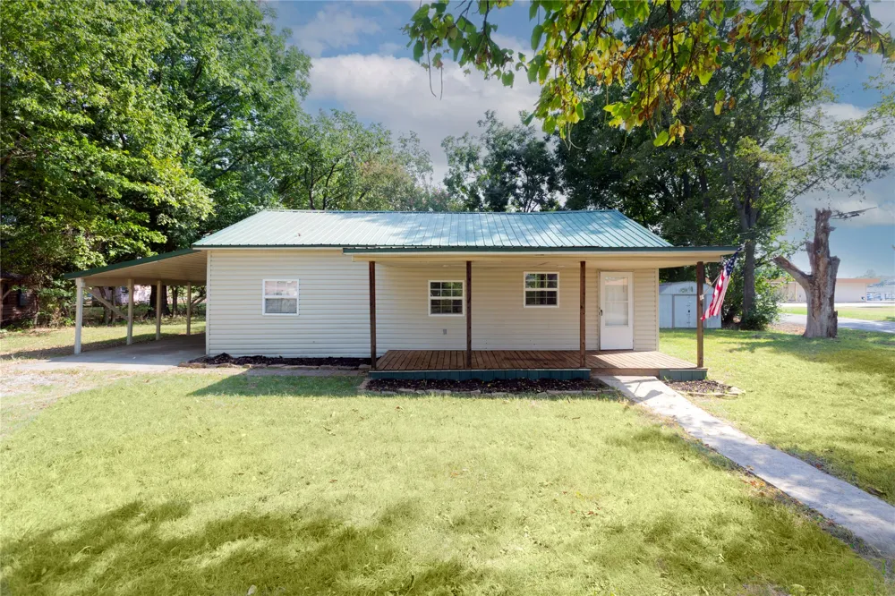 214 W Ada Avenue Wilburton, OK 74578