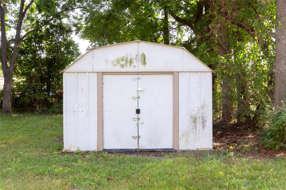 214 W Ada Avenue Wilburton, OK 74578