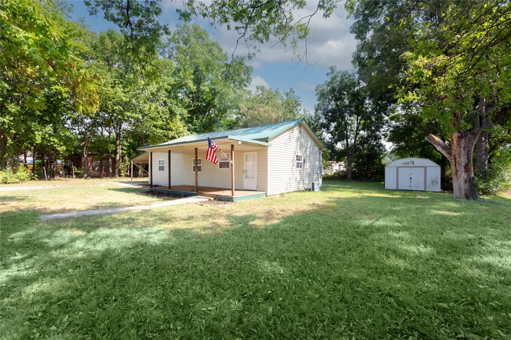 214 W Ada Avenue Wilburton, OK 74578