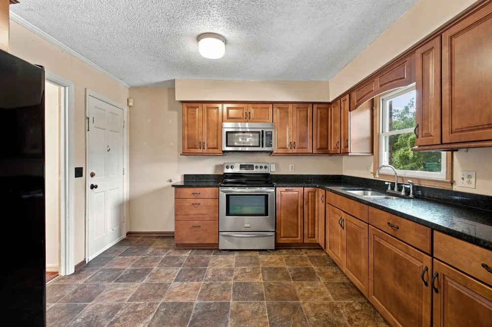 2977 Cherry Hills Dr Antioch, TN 37013