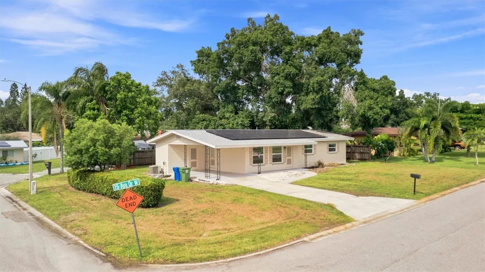 1906 15TH AVENUE DRIVE W Bradenton, FL 34205