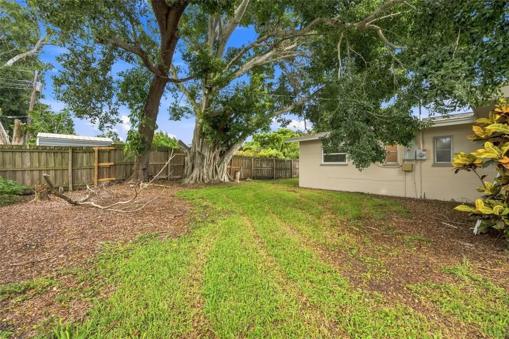 1906 15TH AVENUE DRIVE W Bradenton, FL 34205