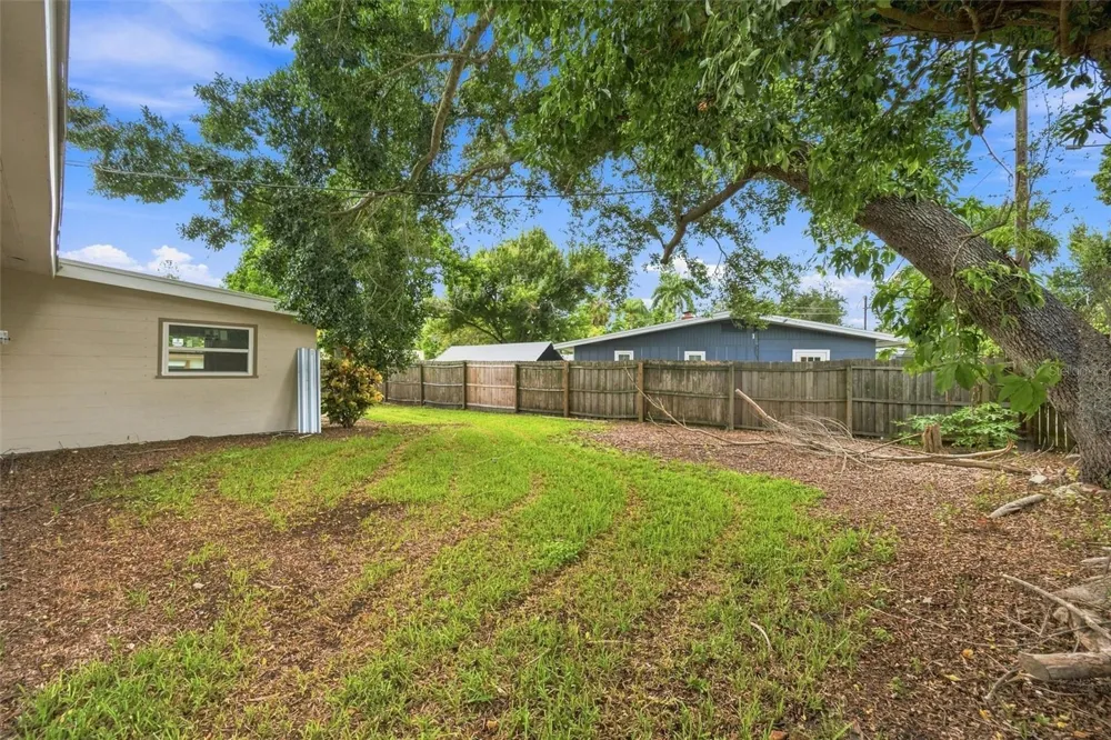 1906 15TH AVENUE DRIVE W Bradenton, FL 34205