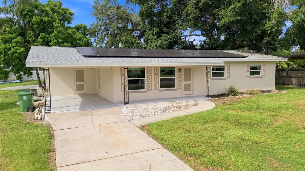 1906 15TH AVENUE DRIVE W Bradenton, FL 34205