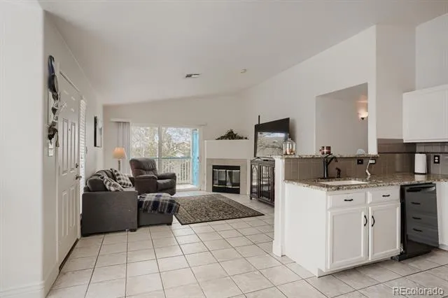 8437 Thunder Ridge Way #204 Highlands Ranch, CO 80126