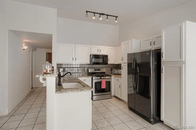 8437 Thunder Ridge Way #204 Highlands Ranch, CO 80126