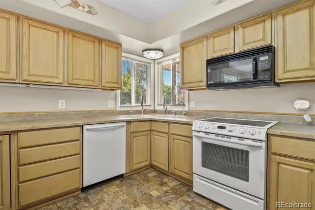 930 S Hoover Avenue Fort Lupton, CO 80621