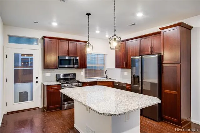 10041 Yampa Court Commerce City, CO 80022