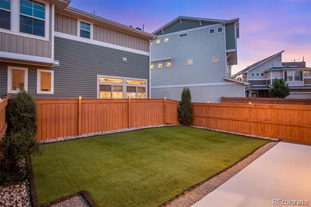 10041 Yampa Court Commerce City, CO 80022