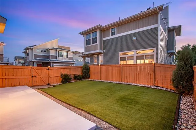 10041 Yampa Court Commerce City, CO 80022