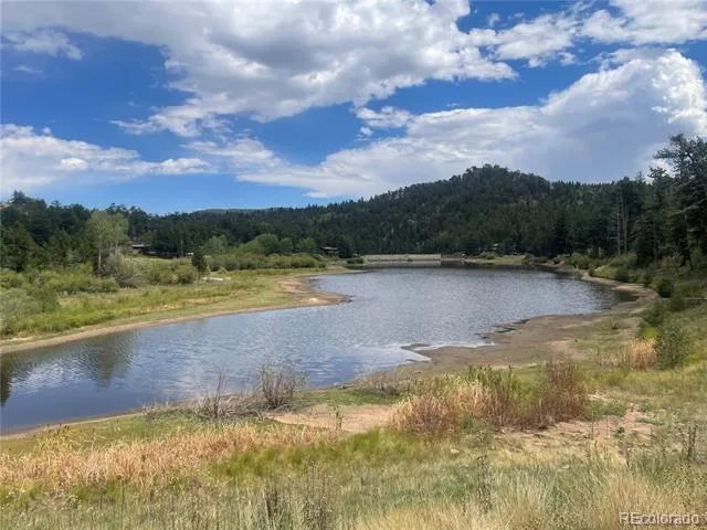 Cedar Drive Lyons, CO 80540