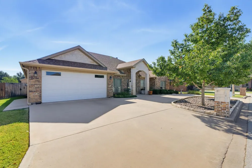 3225 White Oaks Drive Abilene, TX 79606