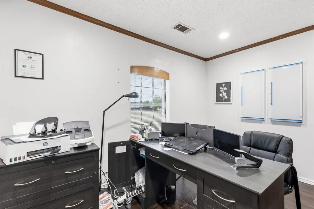 1055 W Pioneer Parkway Grand Prairie, TX 75051