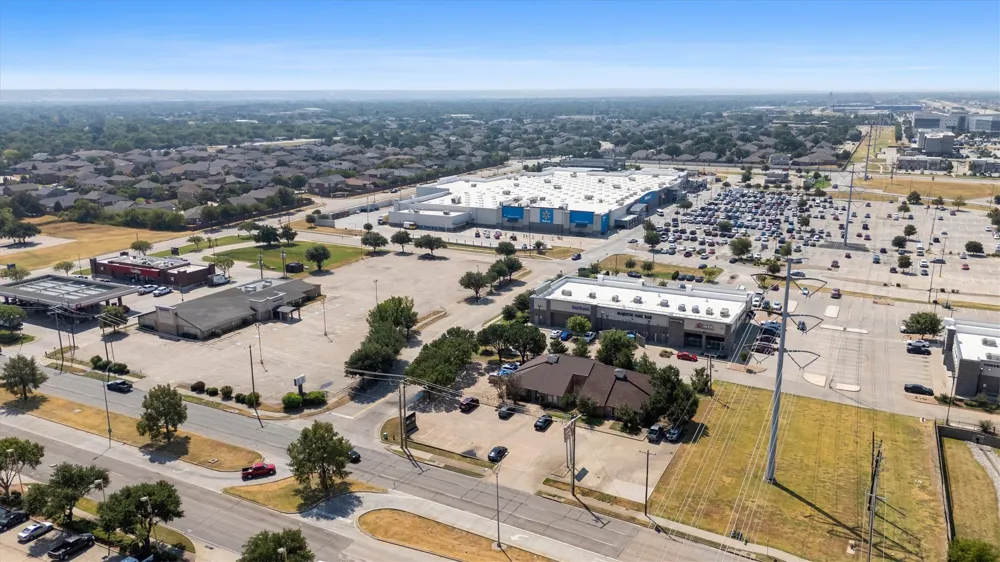 1055 W Pioneer Parkway Grand Prairie, TX 75051