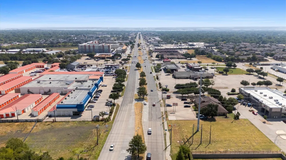 1055 W Pioneer Parkway Grand Prairie, TX 75051