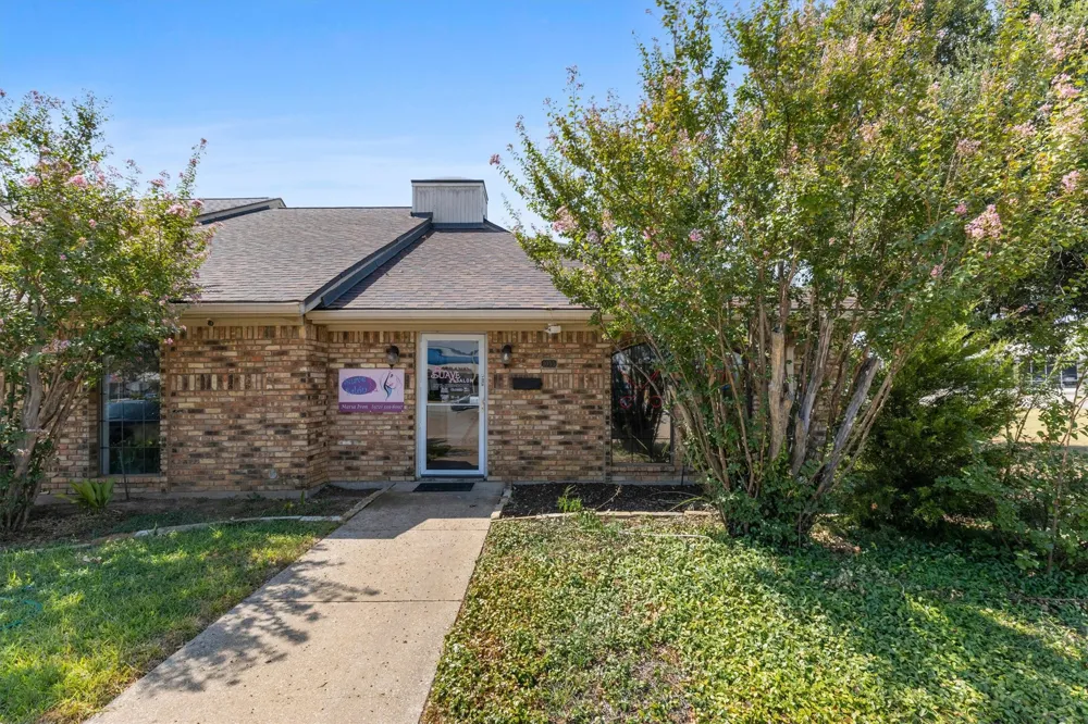 1055 W Pioneer Parkway Grand Prairie, TX 75051