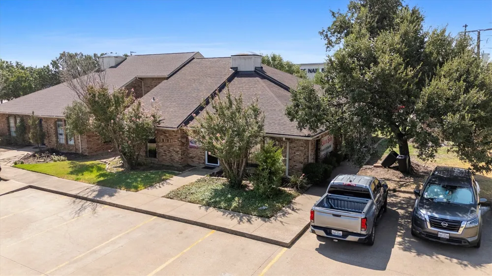 1055 W Pioneer Parkway Grand Prairie, TX 75051