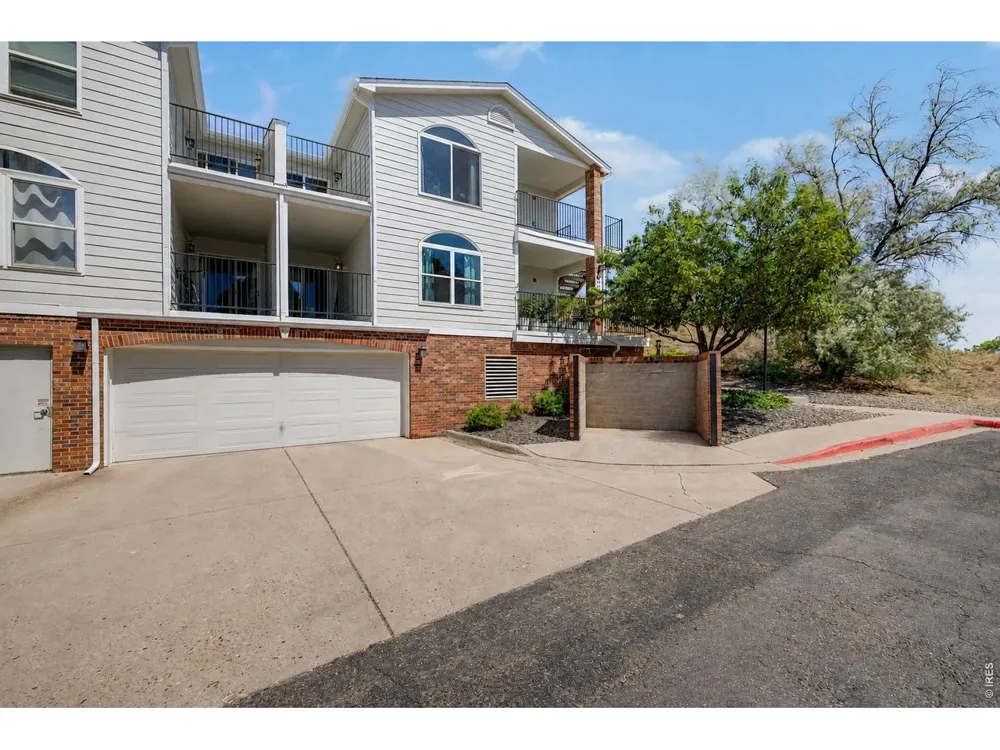 1629 S Deframe Street #B8 Lakewood, CO 80228