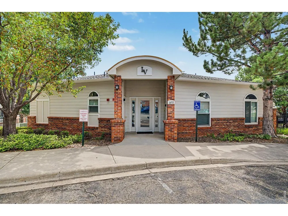1629 S Deframe Street #B8 Lakewood, CO 80228