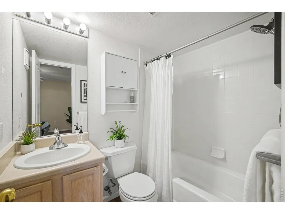 1629 S Deframe Street #B8 Lakewood, CO 80228