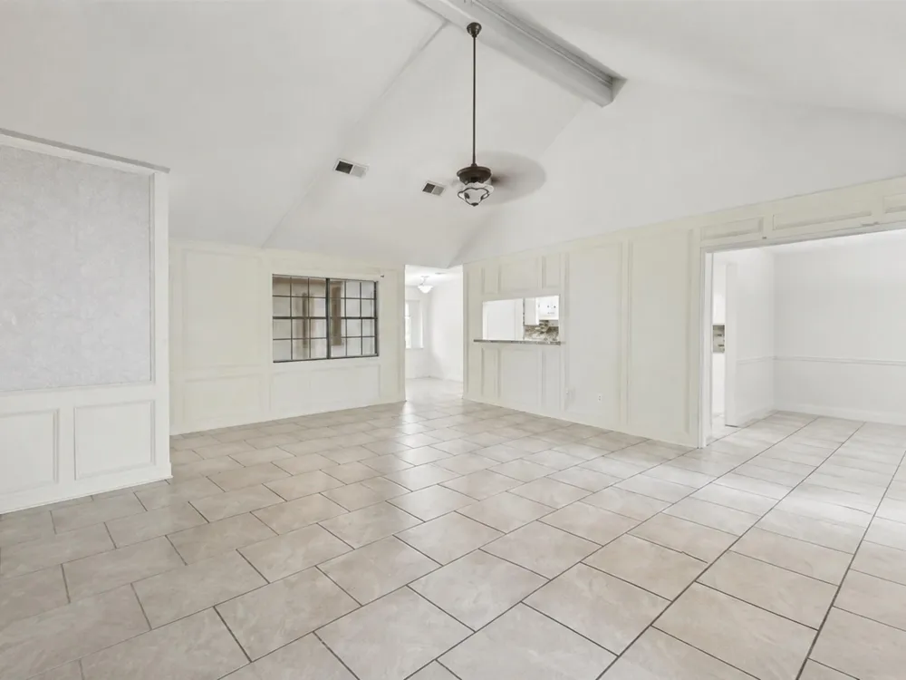 208 Cliffbrook Lane Cleveland, TX 77327