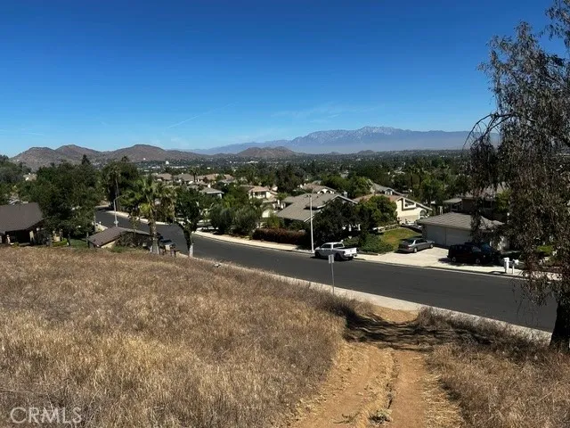 2986 Everwood Drive Riverside, CA 92503
