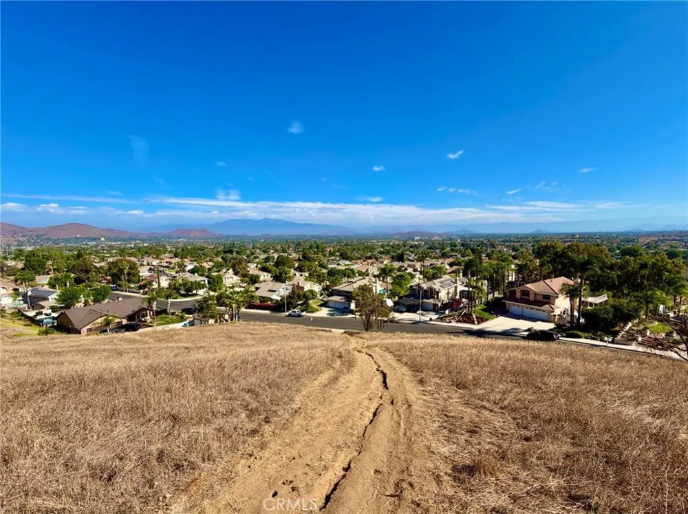 2986 Everwood Drive Riverside, CA 92503
