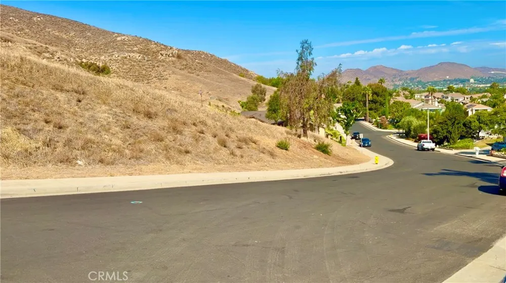 2986 Everwood Drive Riverside, CA 92503
