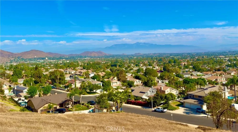 2986 Everwood Drive Riverside, CA 92503
