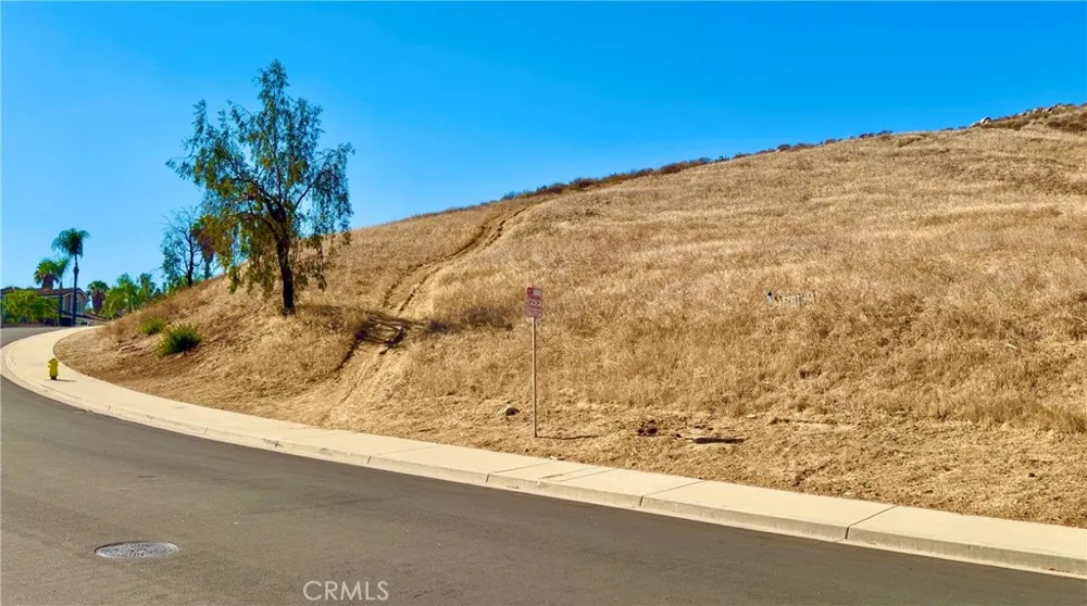 2986 Everwood Drive Riverside, CA 92503