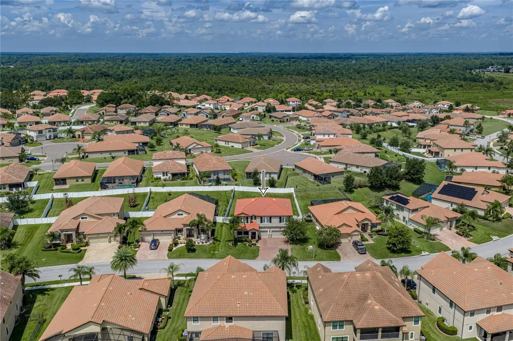 1902 VIA LAGO DRIVE Lakeland, FL 33810