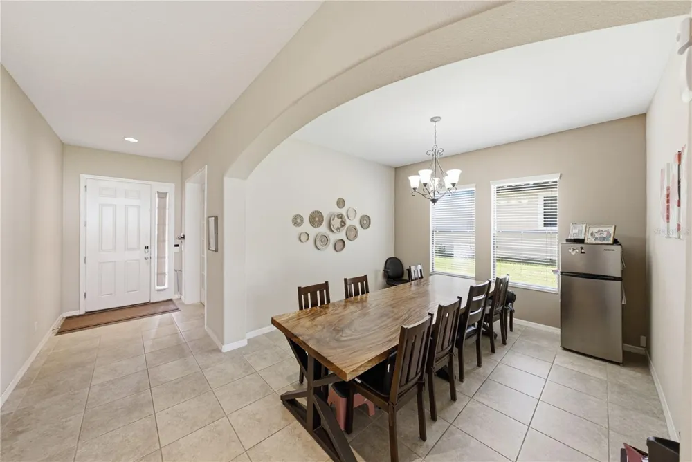 1902 VIA LAGO DRIVE Lakeland, FL 33810